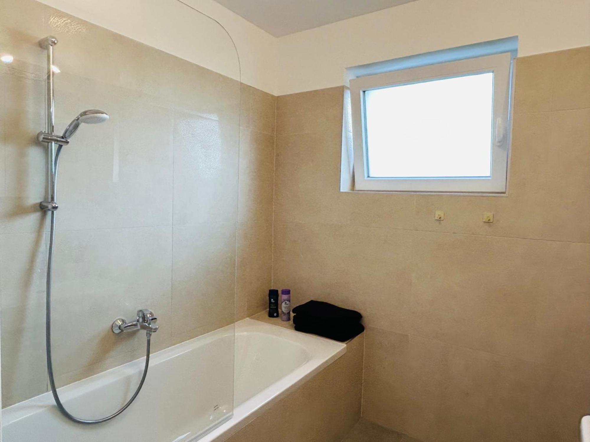 New - Free Parking - Balcony Apartment เวียนนา ภายนอก รูปภาพ
